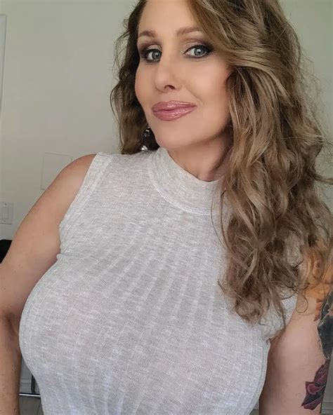 julia ann nude pictures|Julia Ann naked pussy Search